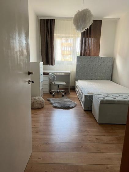 Apartament cu 3 camere, mobilat în Florești — fotografia 3