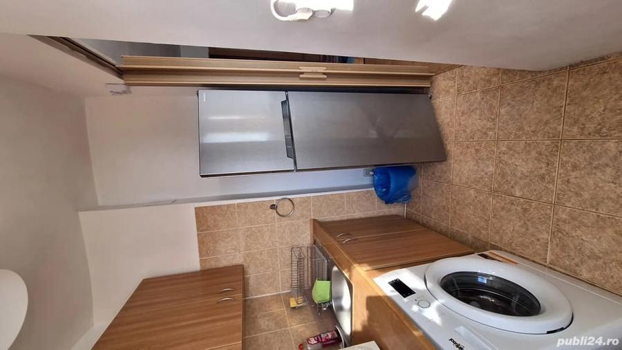 Garsonieră decomandată în Titan