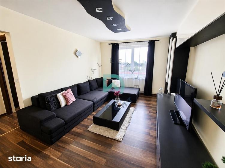 Apartament cu 3 camere decomandat în Astra