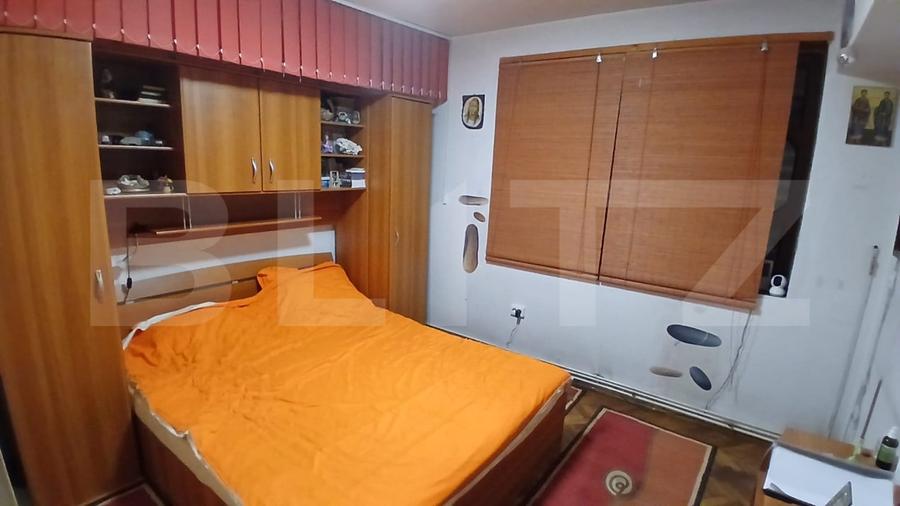 Apartament cu 3 camere nedecomandat, mobilat în Central