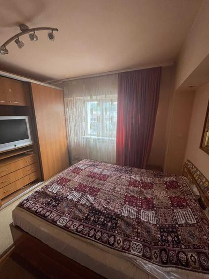 Apartament cu 3 camere decomandat în Independenței