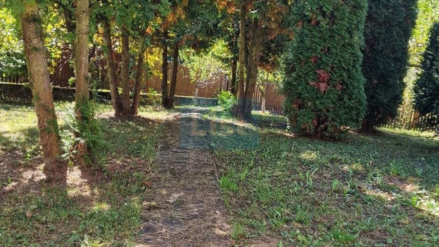 Casă cu 6 camere cu Garaj în Provița de Jos