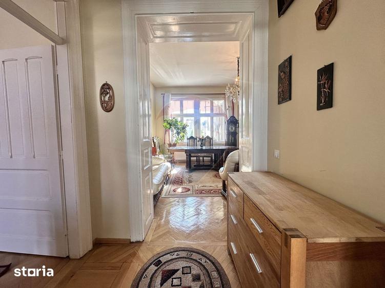 Apartament cu 4 camere, mobilat în Central