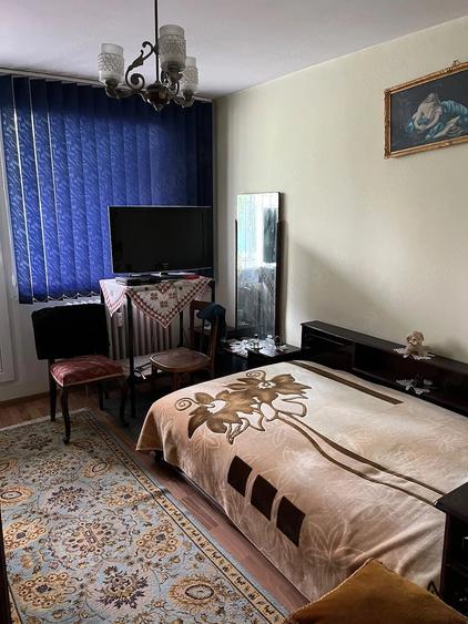 Apartament cu 3 camere semidecomandat în Brâncoveanu