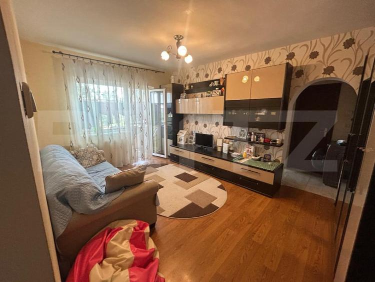 Apartament cu 2 camere semidecomandat în Micro 9
