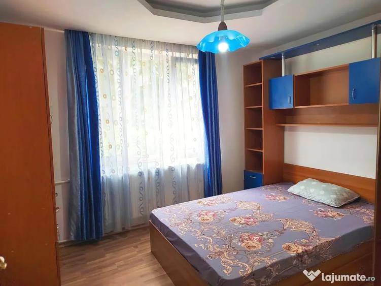 Apartament cu 3 camere decomandat în Sud