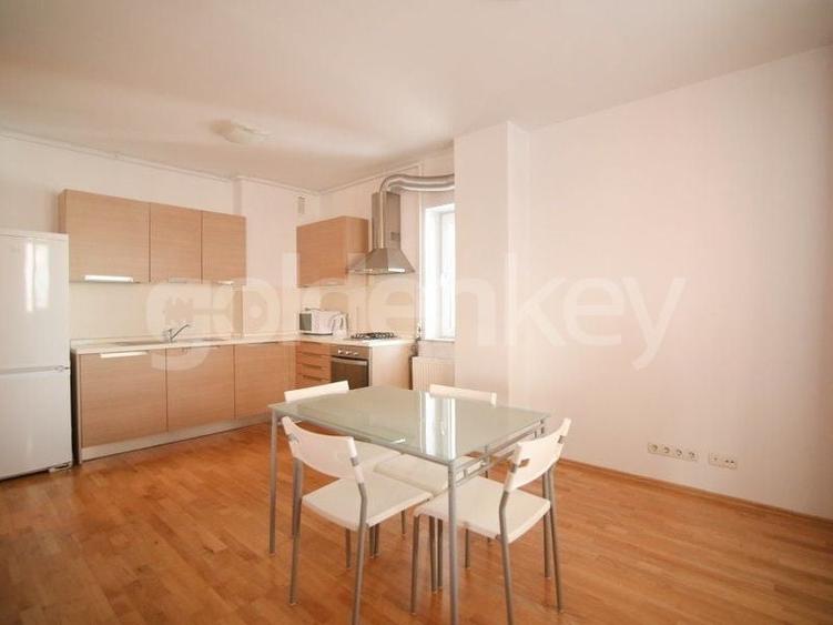 Apartament cu 2 camere decomandat, mobilat în Barbu Văcărescu