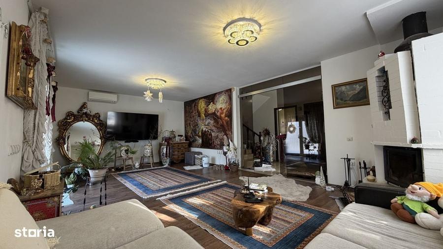 Casă cu 4 camere în Vărăști