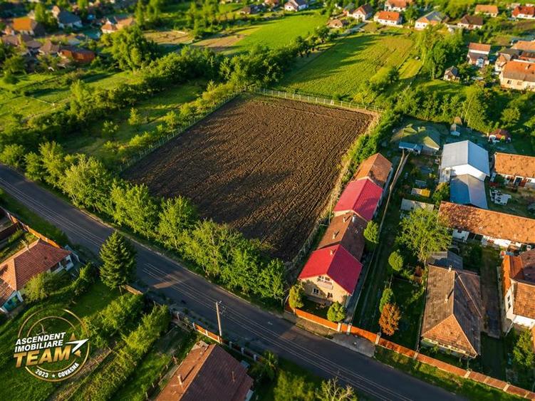Teren Construcții intravilan de 4554 mp, în Mărcușa