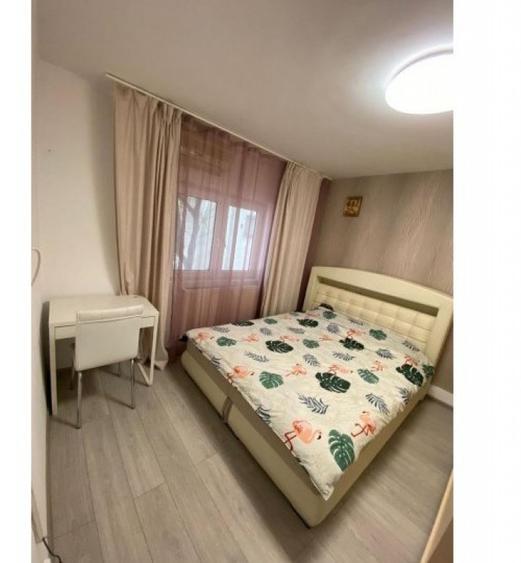 Apartament cu 3 camere decomandat în Tineretului