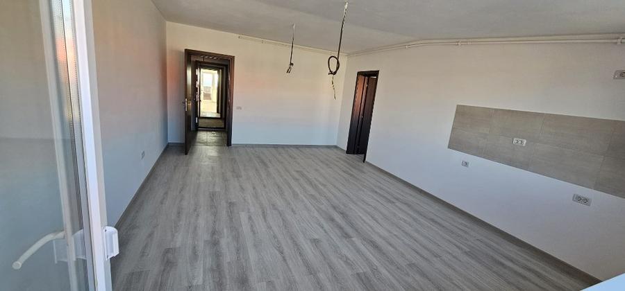 Apartament cu 2 camere semidecomandat în Sânpetru