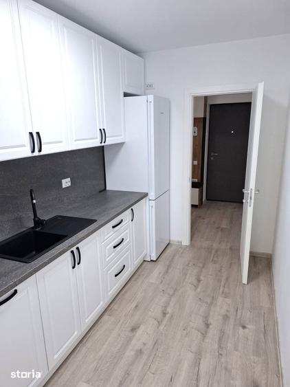 Apartament cu 6 camere decomandat în Central