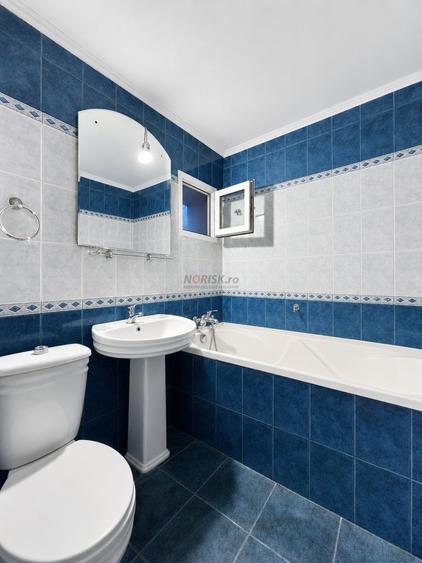 Apartament cu 3 camere decomandat, mobilat în Moinești