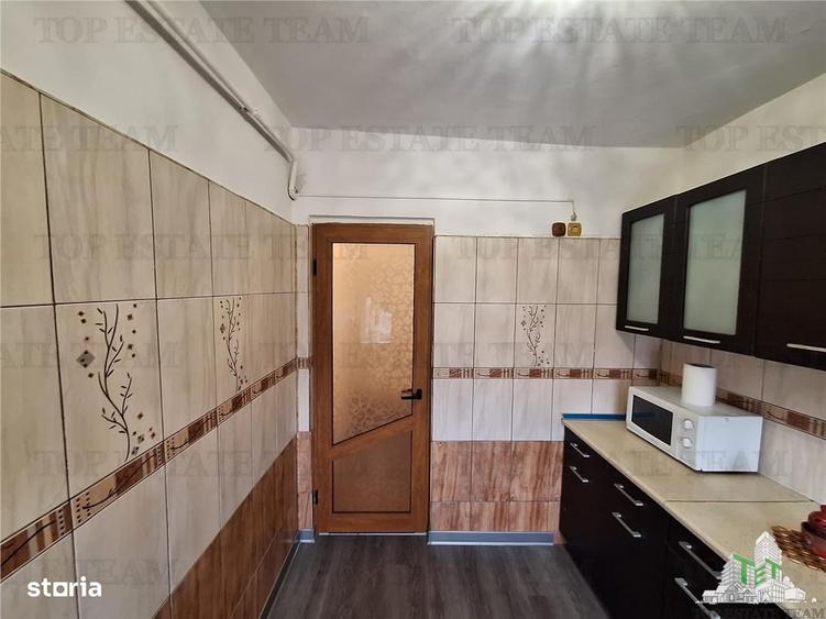 Apartament cu 2 camere semidecomandat, mobilat în Independenței