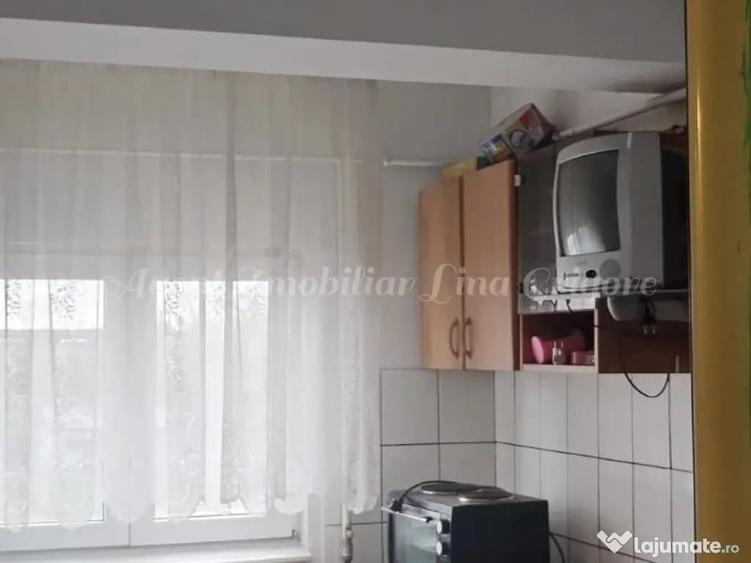 Garsonieră decomandată în Sud
