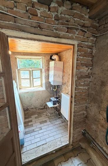 Casă cu 5 camere cu Teren 1400 Mp în Vale