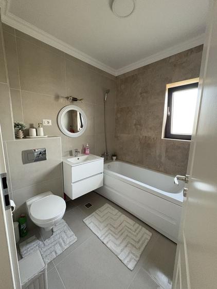 Apartament cu 2 camere decomandat în Ipotești