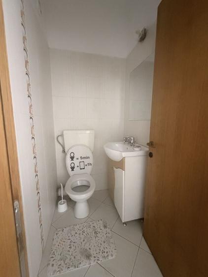 Apartament cu 3 camere decomandat în Găvana
