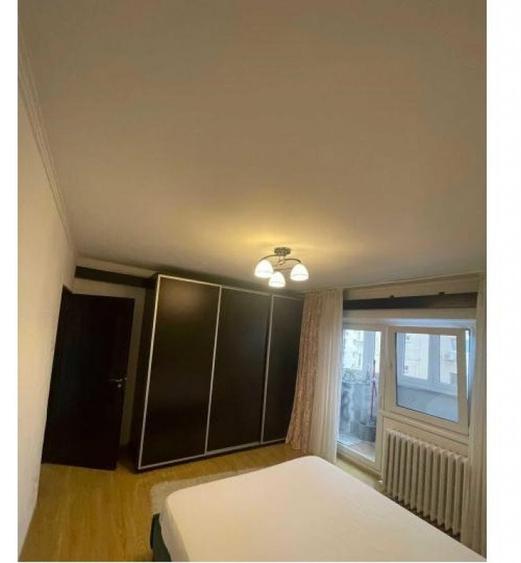 Apartament cu 3 camere decomandat în Calea Călărașilor