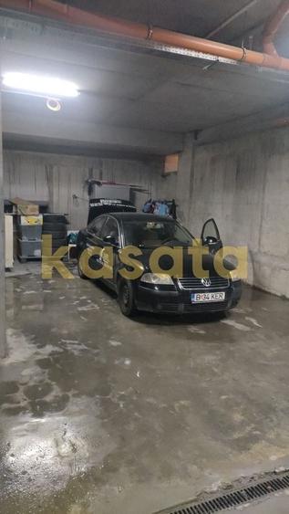 Apartament cu 3 camere semidecomandat, mobilat în Băneasa