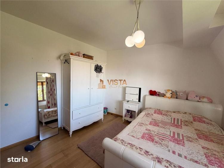 Casă cu 4 camere în Central
