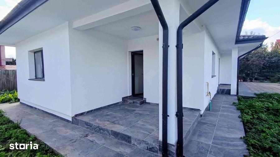 Casă cu 4 camere cu Teren 470 Mp în Holboca