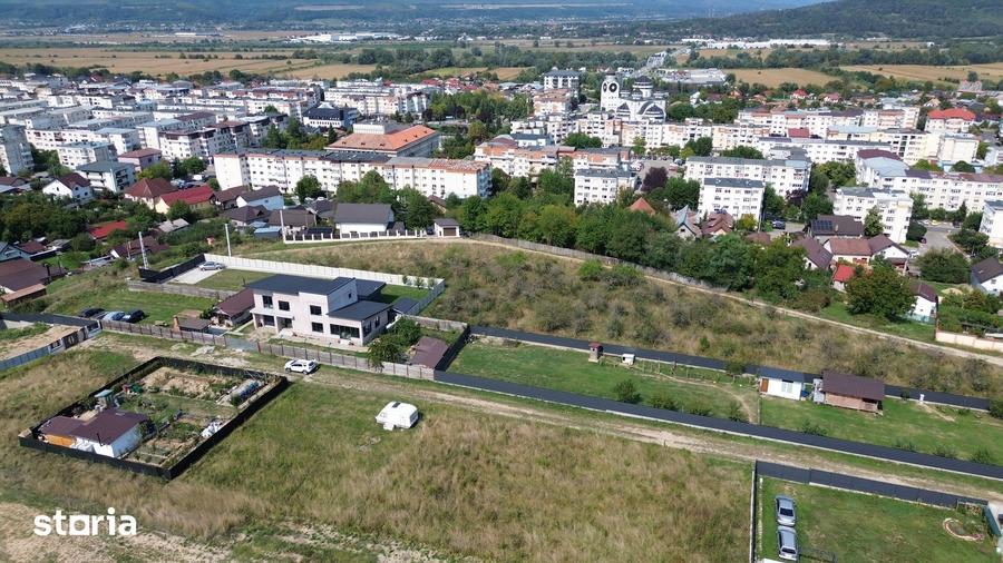 Teren de 450 mp, în Central