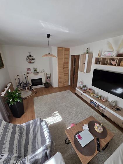 Apartament cu 4 camere decomandat în Ampoi 3