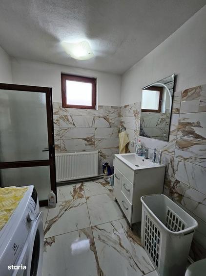 Casă cu 4 camere în Mândruloc