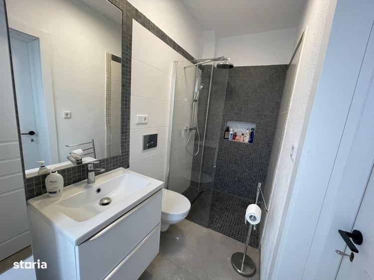 Apartament cu 4 camere semidecomandat, mobilat în Europa