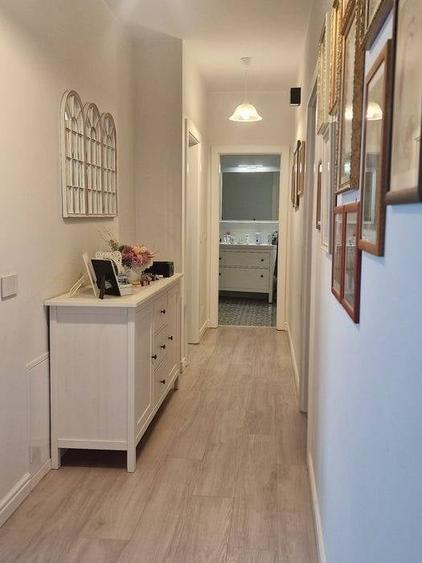 Apartament cu 4 camere decomandat în Bulgaria