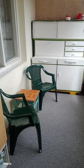 Apartament cu 3 camere semidecomandat în Griviței