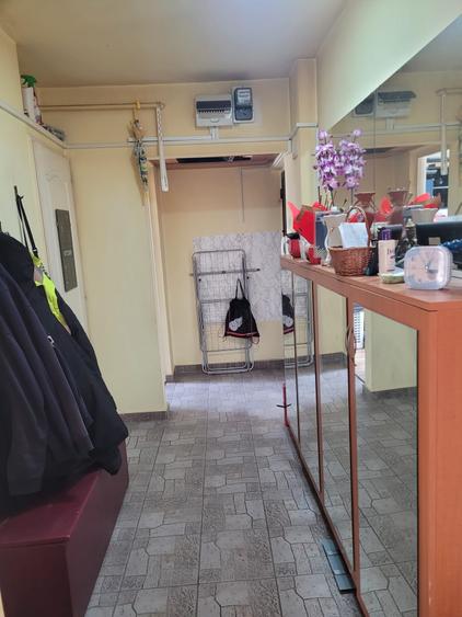 Apartament cu 3 camere semidecomandat în Dacia