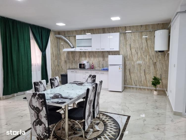 Spațiu comercial, de 2,416 mp, în Central