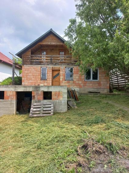 Casă cu 2 camere cu Teren 591 Mp în Câmpenești