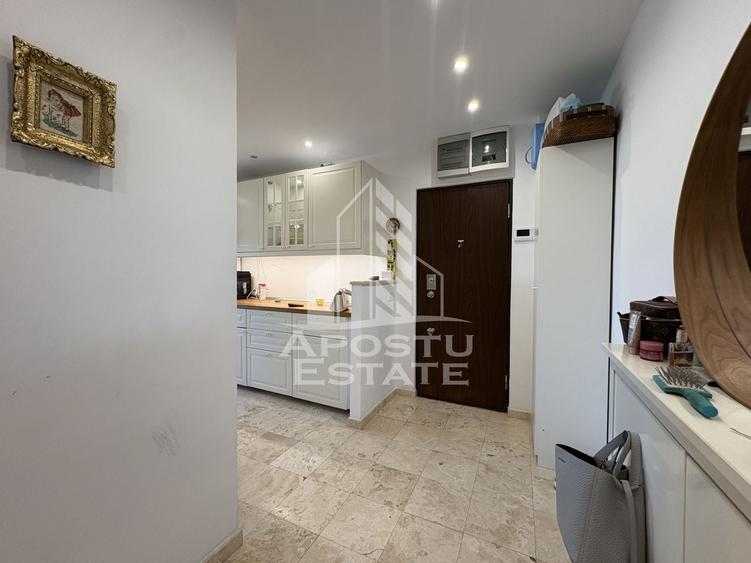 Apartament cu 3 camere decomandat, mobilat în Take Ionescu