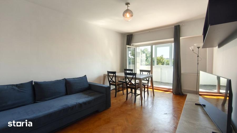 Apartament cu 3 camere decomandat în Central