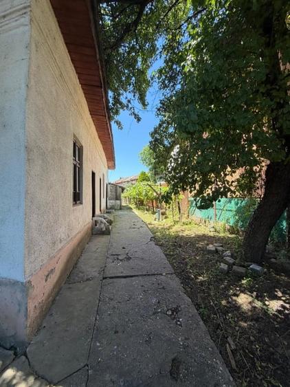 Casă individuală cu 3 camere cu Canalizare în Bariera Vâlcii