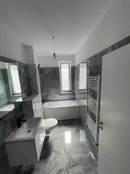 Apartament cu 2 camere decomandat în Neptun