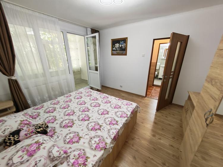 Apartament cu 3 camere decomandat în Brâncoveanu