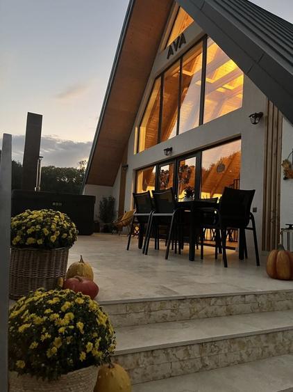 Casă cu 4 camere în Rotărăști