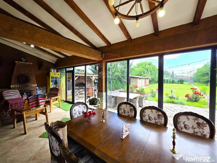 Casă cu 7 camere cu Teren 3200 Mp în Lipia