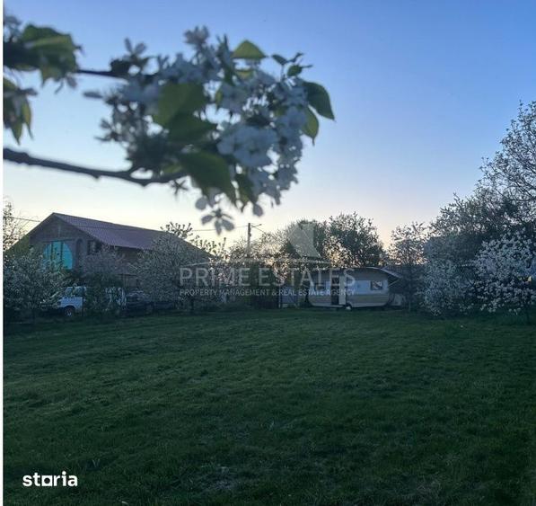 Teren de 1350 mp, în Periș