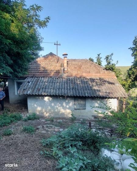 Casă cu 4 camere în Vadu Sorești
