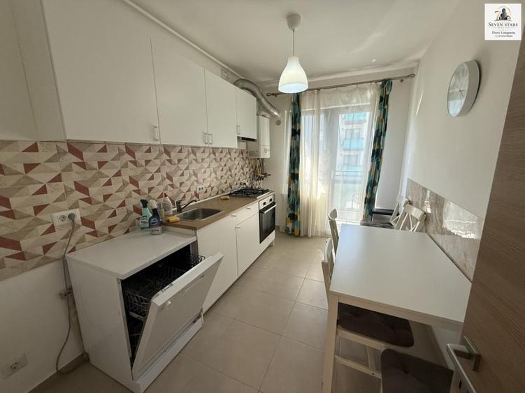 Apartament cu 10 camere, mobilat în Parcul Carol