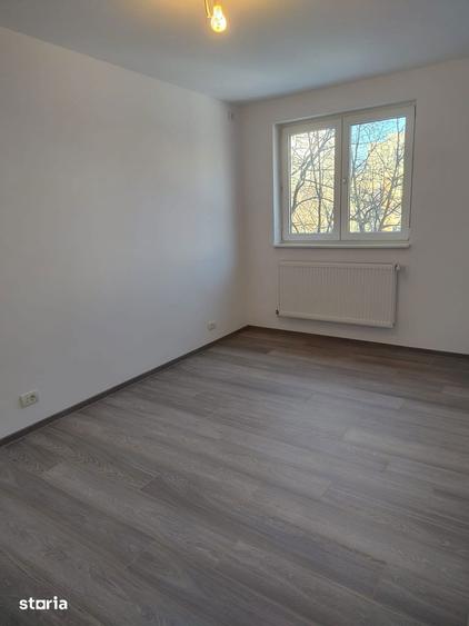 Apartament cu 3 camere în Drumul Taberei