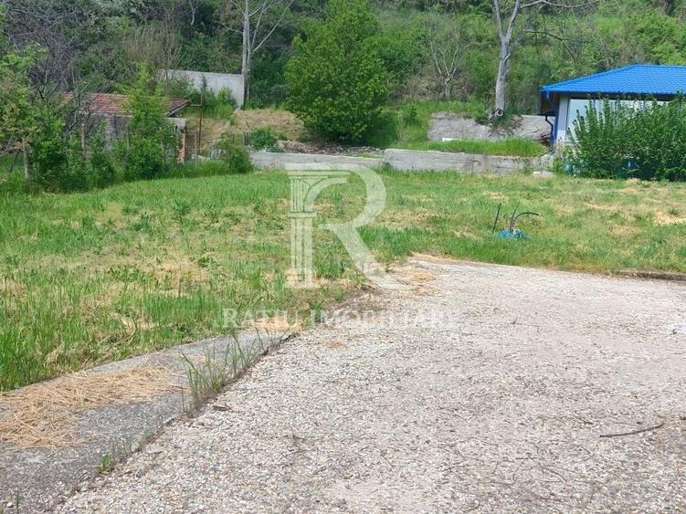 Teren Construcții intravilan de 785 mp, în Podgoria