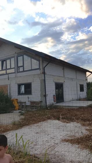 Casă cu Teren 450 Mp în Central