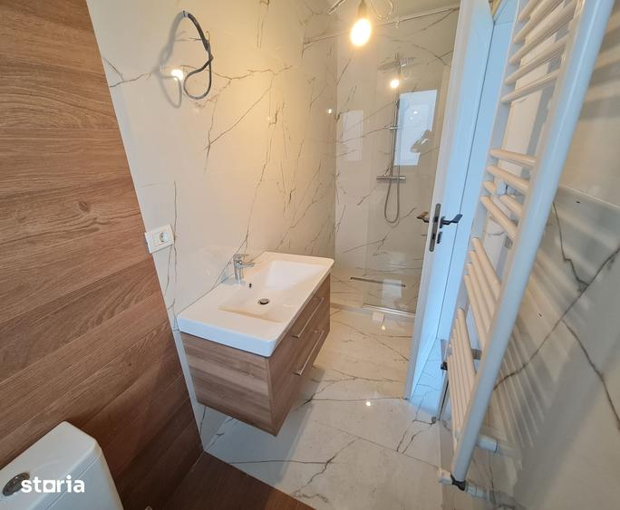 Casă cu 5 camere cu Teren 250 Mp în Central