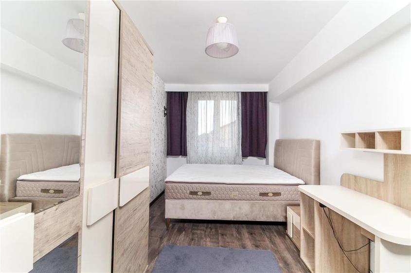 Apartament cu 3 camere semidecomandat, mobilat în Andrei Mureșanu